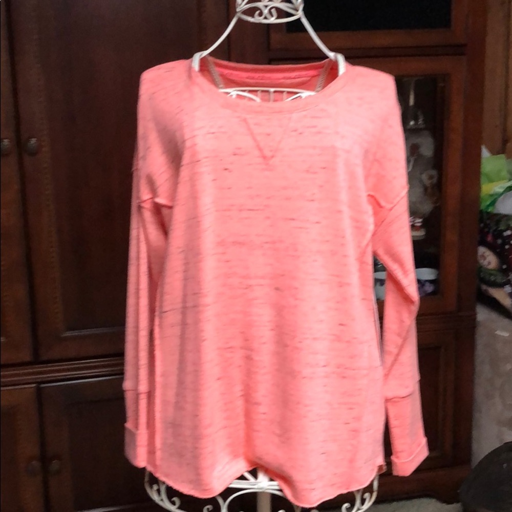 Bnwt performance top by Kenzie